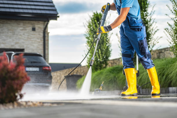 Best Pool Deck Cleaning  in Lake Mohegan, NY